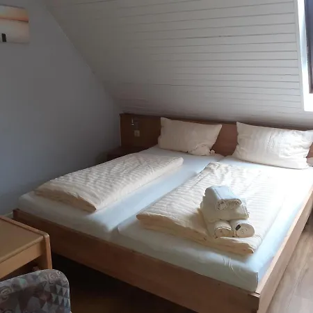 호텔 Weinhaus 노르다히