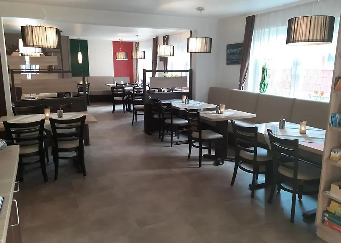 Weinhaus Hotel *